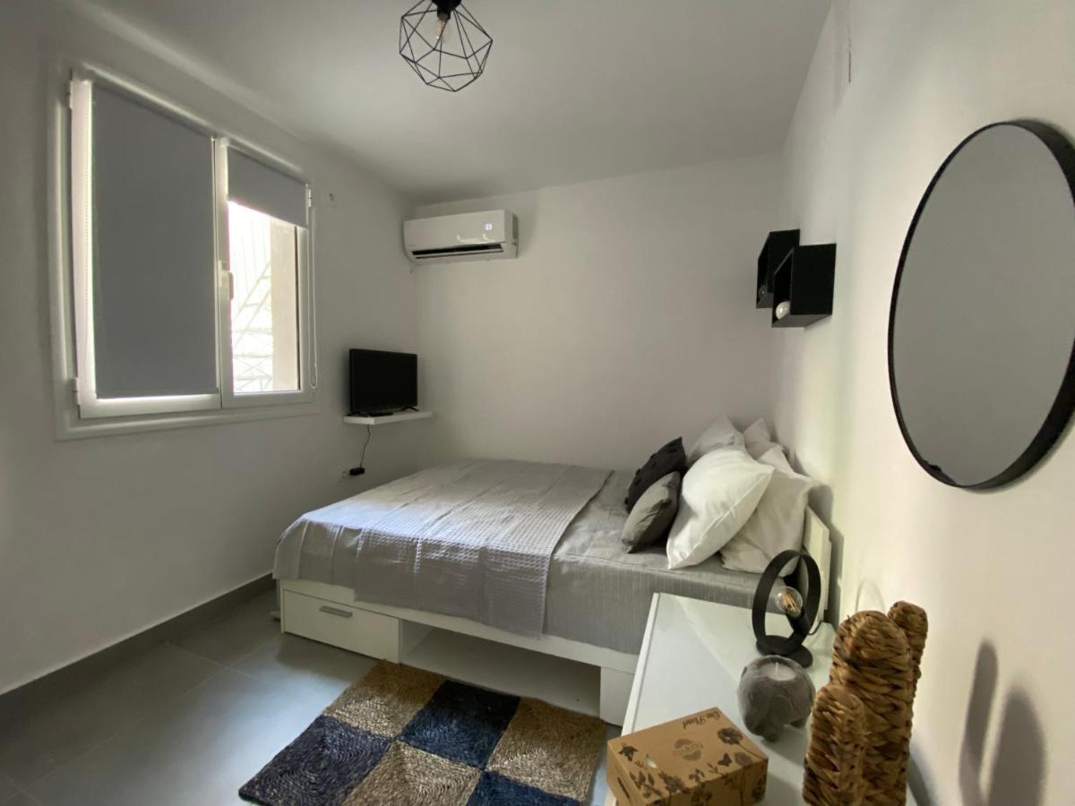 Tiny Little House Apartment Athens